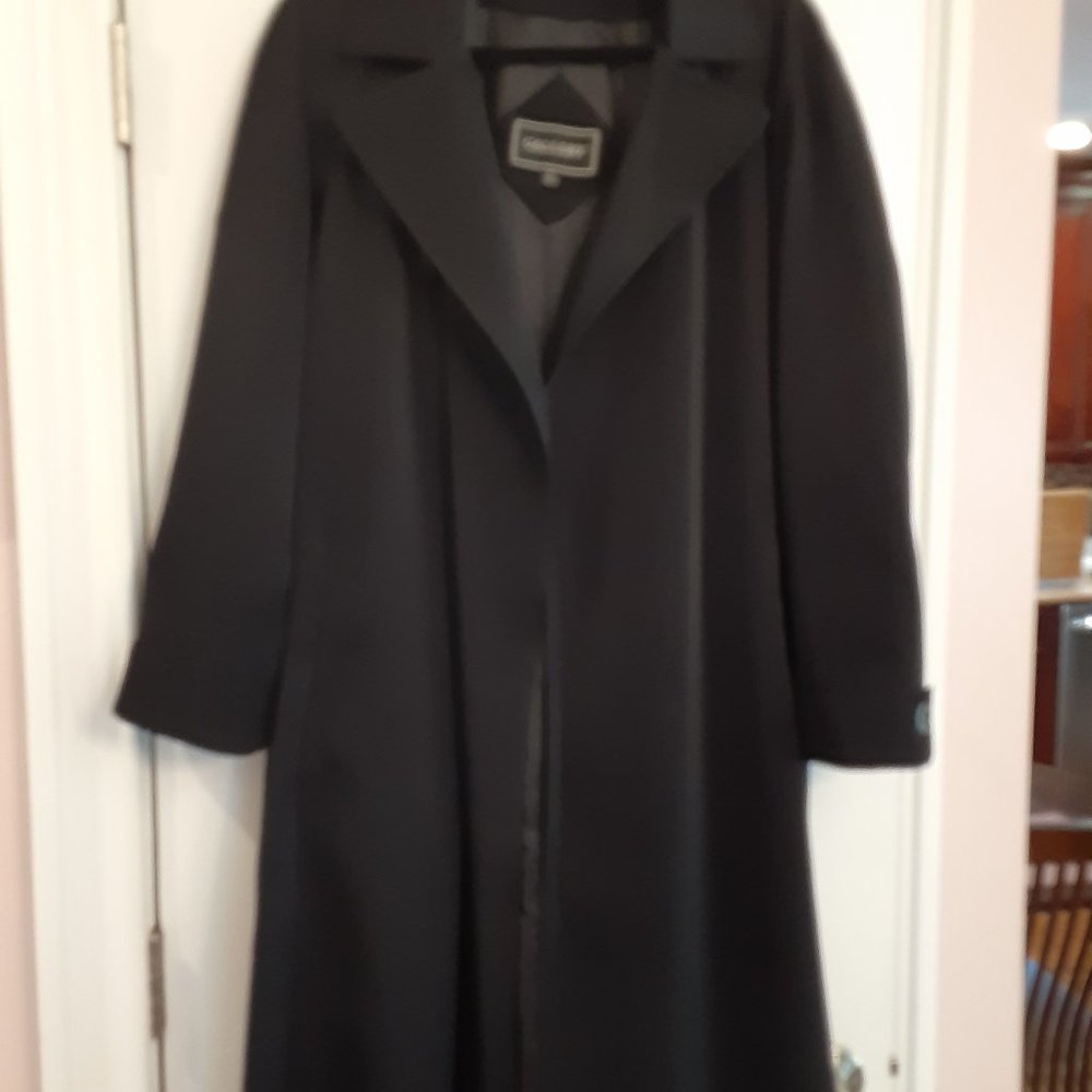 Gallery Black rain coat